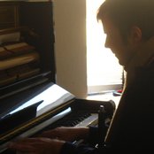 Nils Frahm - List pictures