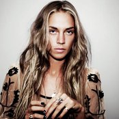 Edei - List pictures