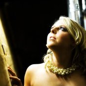 Nell Bryden - List pictures