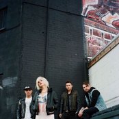 Five Knives - List pictures