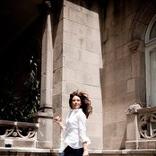 Alondra De La Parra - List pictures