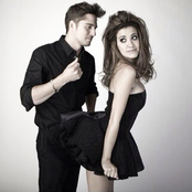 Nikki & Rich - List pictures