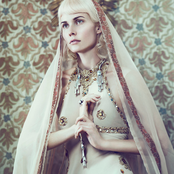 Oh Land - List pictures