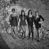 Dum Dum Girls - List pictures