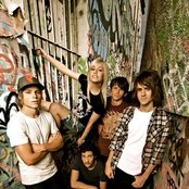 Tonight Alive - List pictures