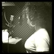 Lyrica Anderson - List pictures