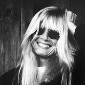 Kim Carnes - List pictures
