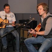 Frankie Ballard - List pictures