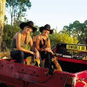 Sunny Cowgirls - List pictures