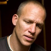 Avishai Cohen - List pictures