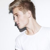 Benjamin - List pictures