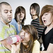 Versaemerge - List pictures