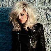 Bonnie Mckee - List pictures