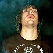 Charlie Simpson - List pictures