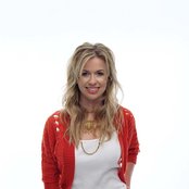 Joy Williams - List pictures