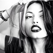 Maxine Ashley - List pictures