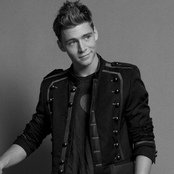 Christopher - List pictures