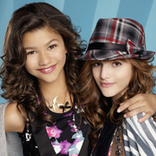 Bella Thorne And Zendaya - List pictures