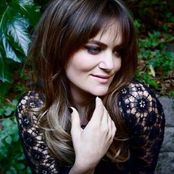Julia Stone - List pictures