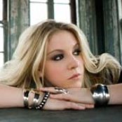 Lesley Roy - List pictures