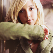 Ashley Monroe - List pictures