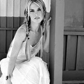 Jennifer Paige - List pictures