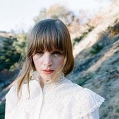 Ingrid Olava - List pictures