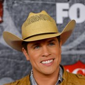 Dustin Lynch - List pictures