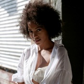 Solange - List pictures
