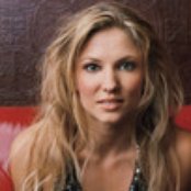 Julie Roberts - List pictures