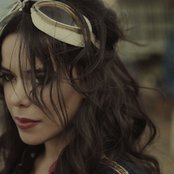 Beatriz Luengo - List pictures