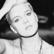 Betty Who - List pictures