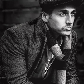 Raine Maida - List pictures