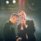 Hurts - List pictures