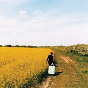 Fyfe Dangerfield - List pictures