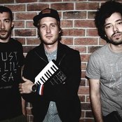 La Fine Équipe - List pictures