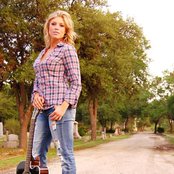 Charla Corn - List pictures