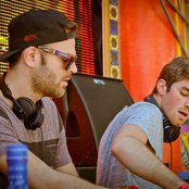 The Chainsmokers - List pictures