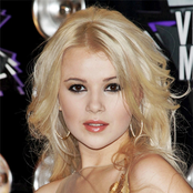 Mika Newton - List pictures