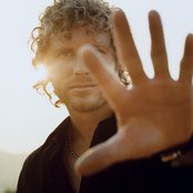 Dierks Bentley - List pictures
