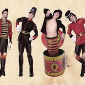 Mariana's Trench - List pictures