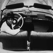 Simone Nina - List pictures