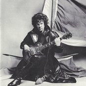 Moore Gary - List pictures