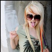 Porcelain And The Tramps - List pictures