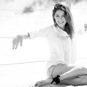 Martina Stoessel - List pictures
