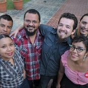 La Santa Cecilia - List pictures