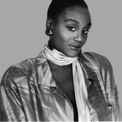 Evelyn Thomas - List pictures