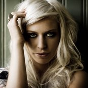 Gin Wigmore - List pictures