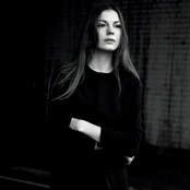 Rosie Lowe - List pictures