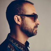 Lucas Santtana - List pictures